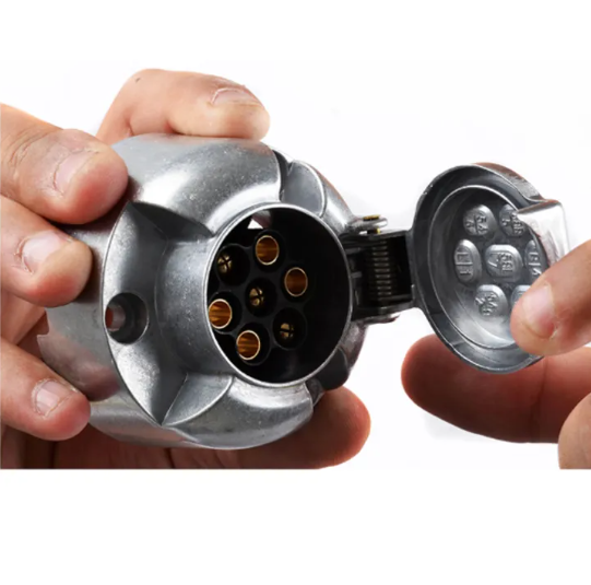 ENH7YX – ENCHUFE METAL HEMBRA 7 PIN